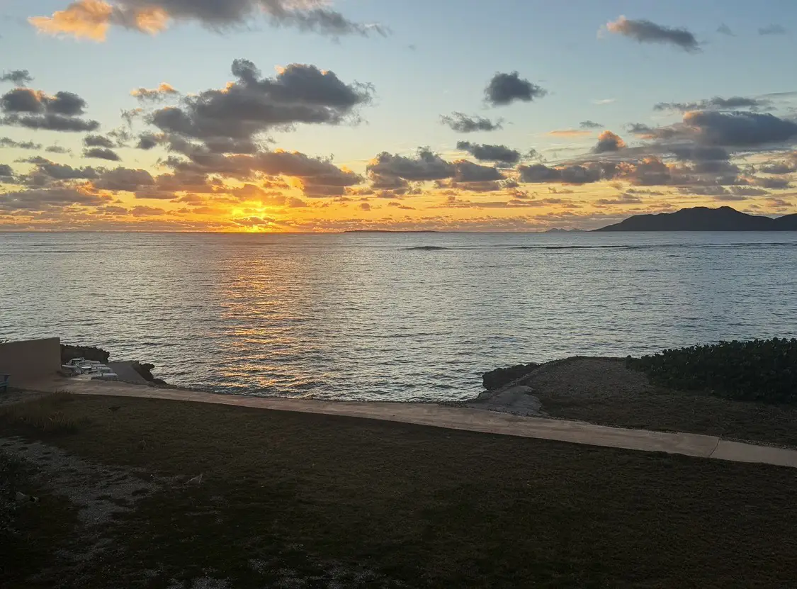 The Point — Villa Bénie waterfront, private and serene